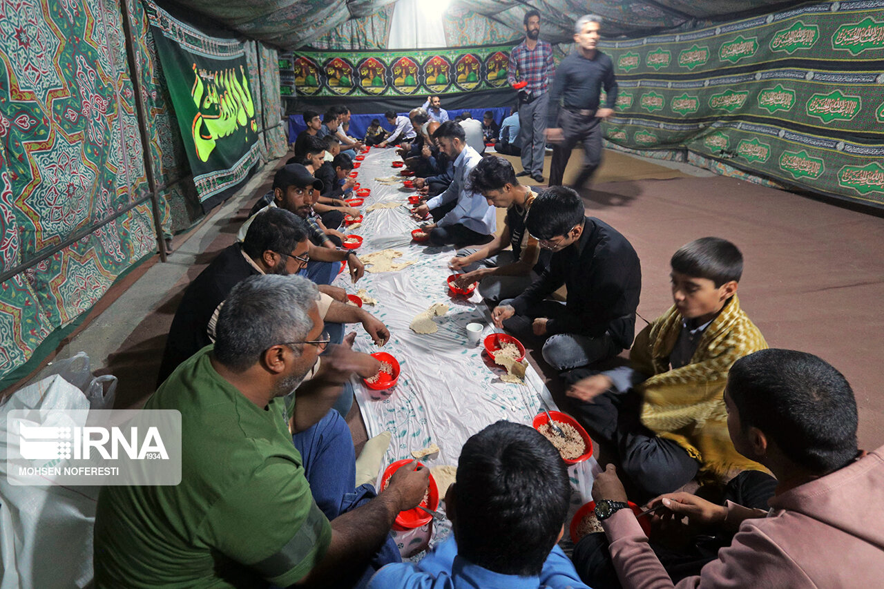 عکس/ خادمان زائران پیاده رضوی