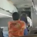 مشت مسافر به مهماندار هواپیما!