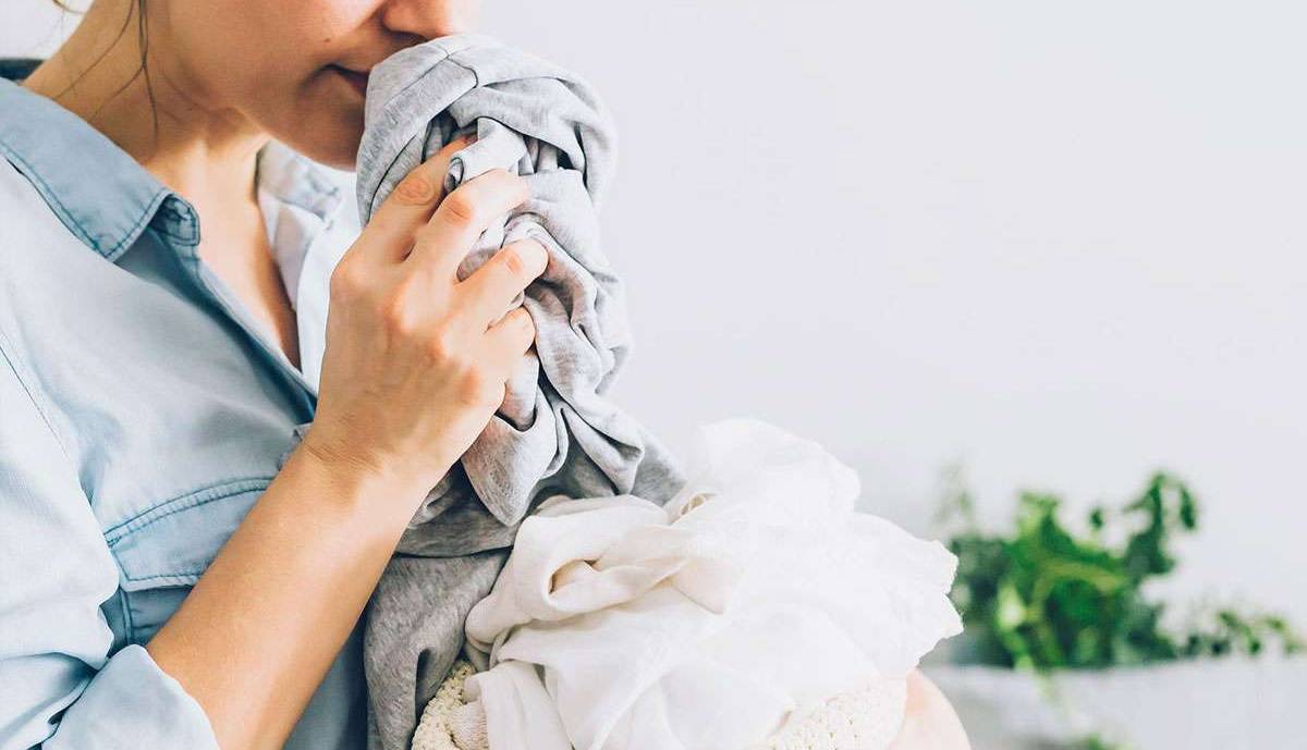 چرا لباس‌ها پس از شستشو بوی بدی می‌دهند؟