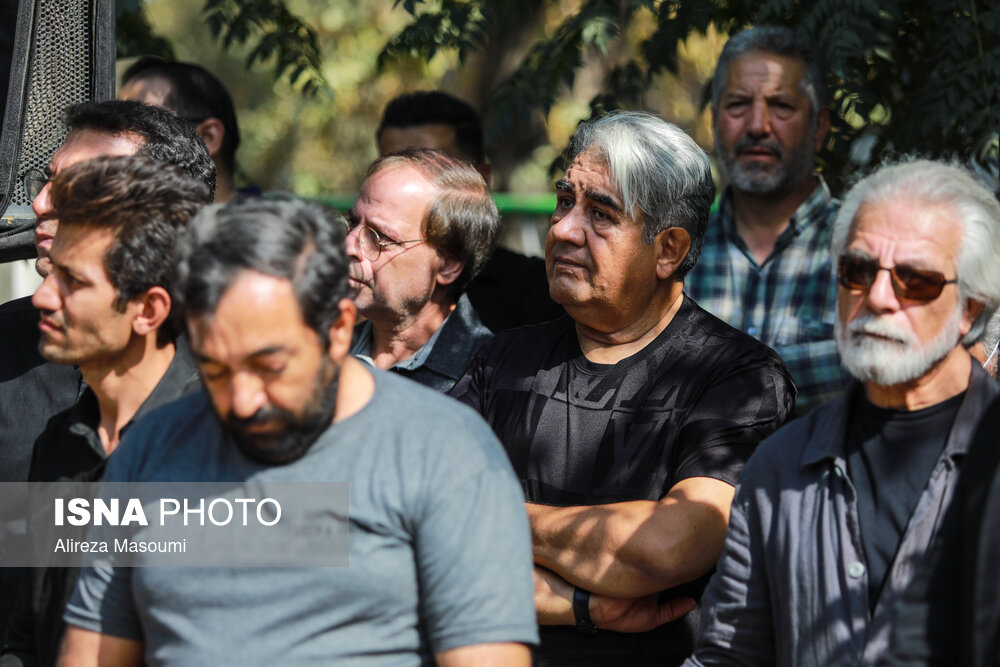 عکس/ چهره ها در مراسم خاکسپاری امین تارخ