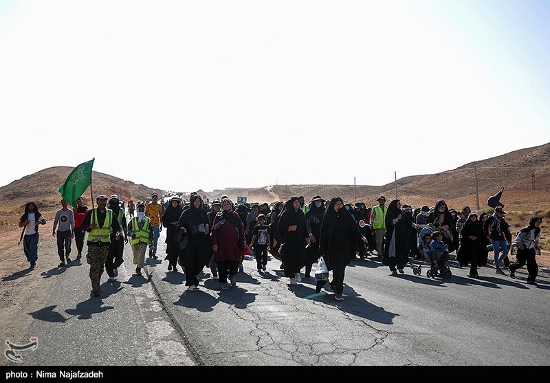 پیاده روی زائران امام رضا (ع)  