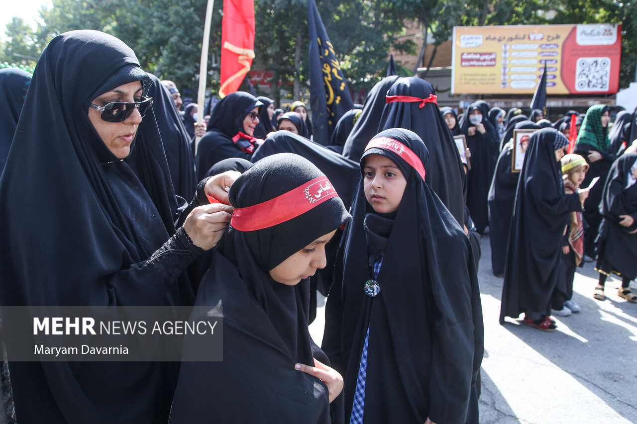 عکس/ تجمع دختران سوگوار امام مهربانی در بجنورد