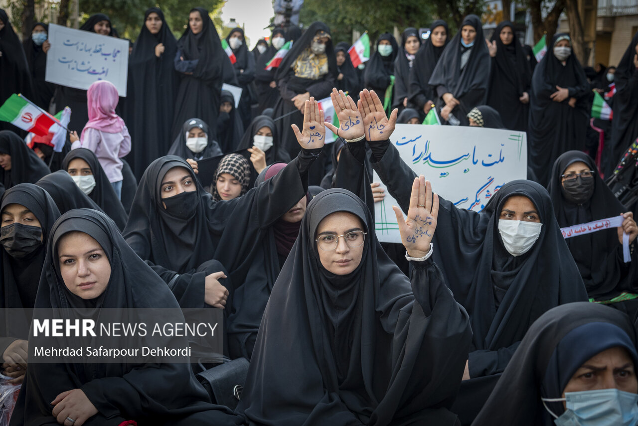 عکس/ اجتماع بزرگ بانوان استان چهارمحال و بختیاری
