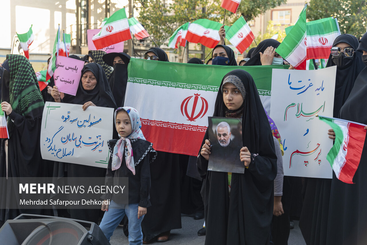 عکس/ اجتماع بزرگ بانوان استان چهارمحال و بختیاری