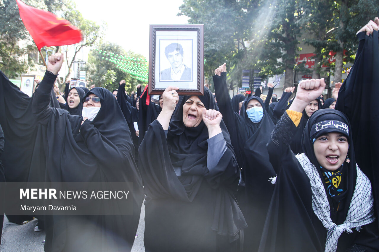 عکس/ تجمع دختران سوگوار امام مهربانی در بجنورد