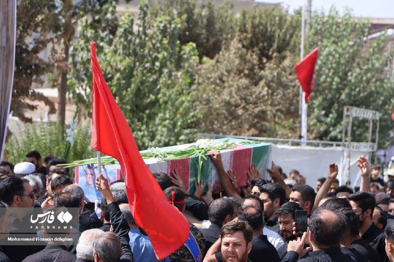 عکس/ تشییع پیکر شهید مدافع امنیت «حسین تقی‌پور» در اسلامشهر