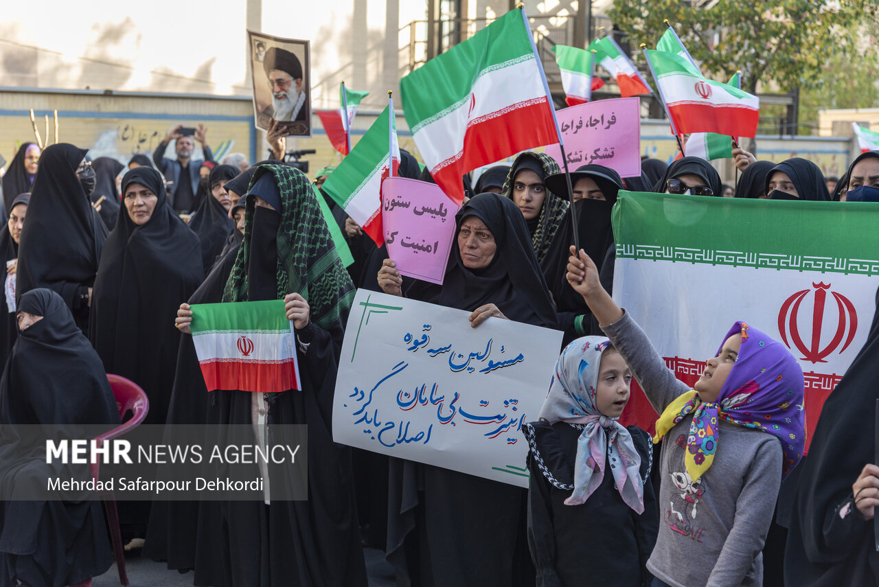 عکس/ اجتماع بزرگ بانوان استان چهارمحال و بختیاری