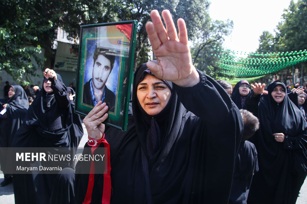 عکس/ تجمع دختران سوگوار امام مهربانی در بجنورد