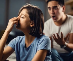 حسادت چشم های خانمم را کور کرده است