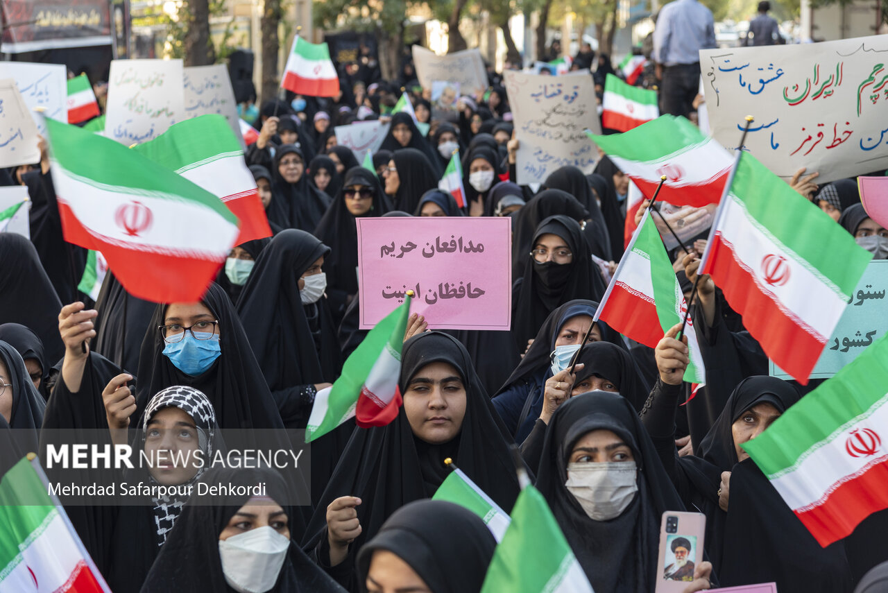 عکس/ اجتماع بزرگ بانوان استان چهارمحال و بختیاری
