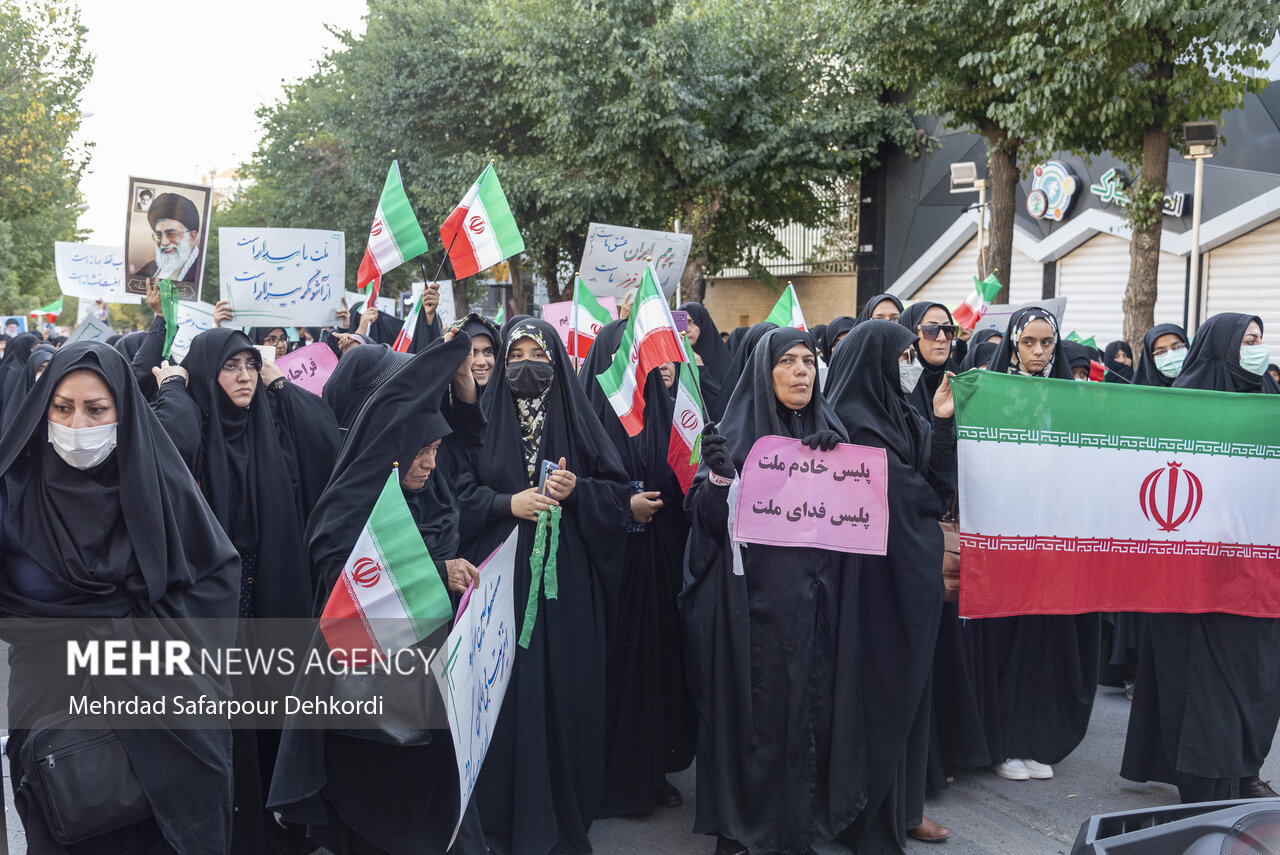 عکس/ اجتماع بزرگ بانوان استان چهارمحال و بختیاری