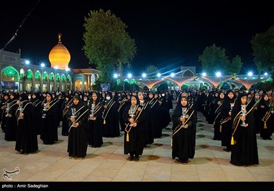 آیین لاله گردانی شام شهادت امام رضا (ع)