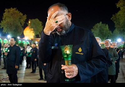 آیین لاله گردانی شام شهادت امام رضا (ع)