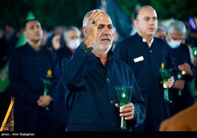 آیین لاله گردانی شام شهادت امام رضا (ع)