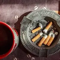 محققان می‌گویند: سیگار از تنهایی کشیدن بهتر است!