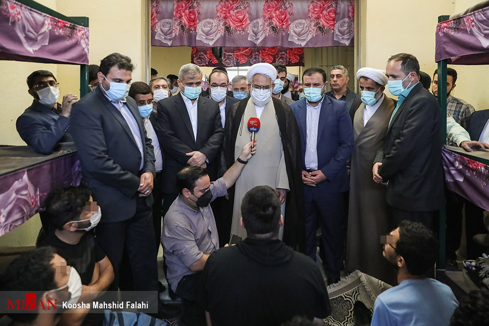 عکس/ بازدید دادستان کل کشور از بازداشتگاه اغتشاشگران اخیر