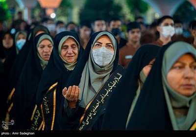 آیین لاله گردانی شام شهادت امام رضا (ع)