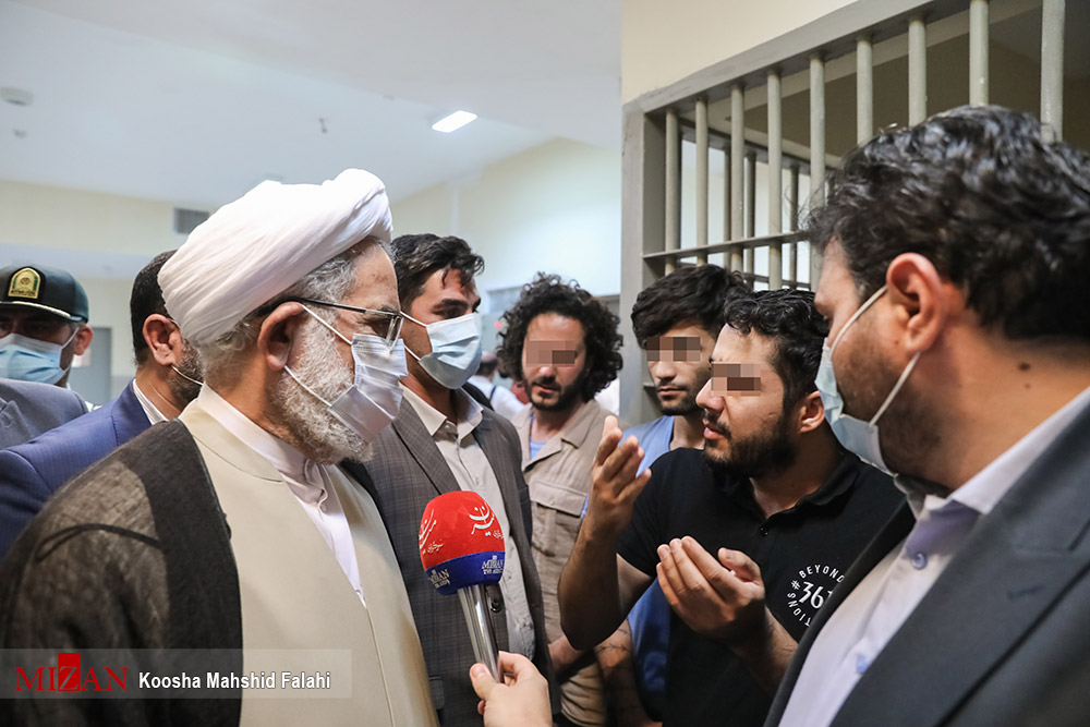 تصاویر برگزیده هفته؛ تخریب ویلای غیرمجاز در گیلان