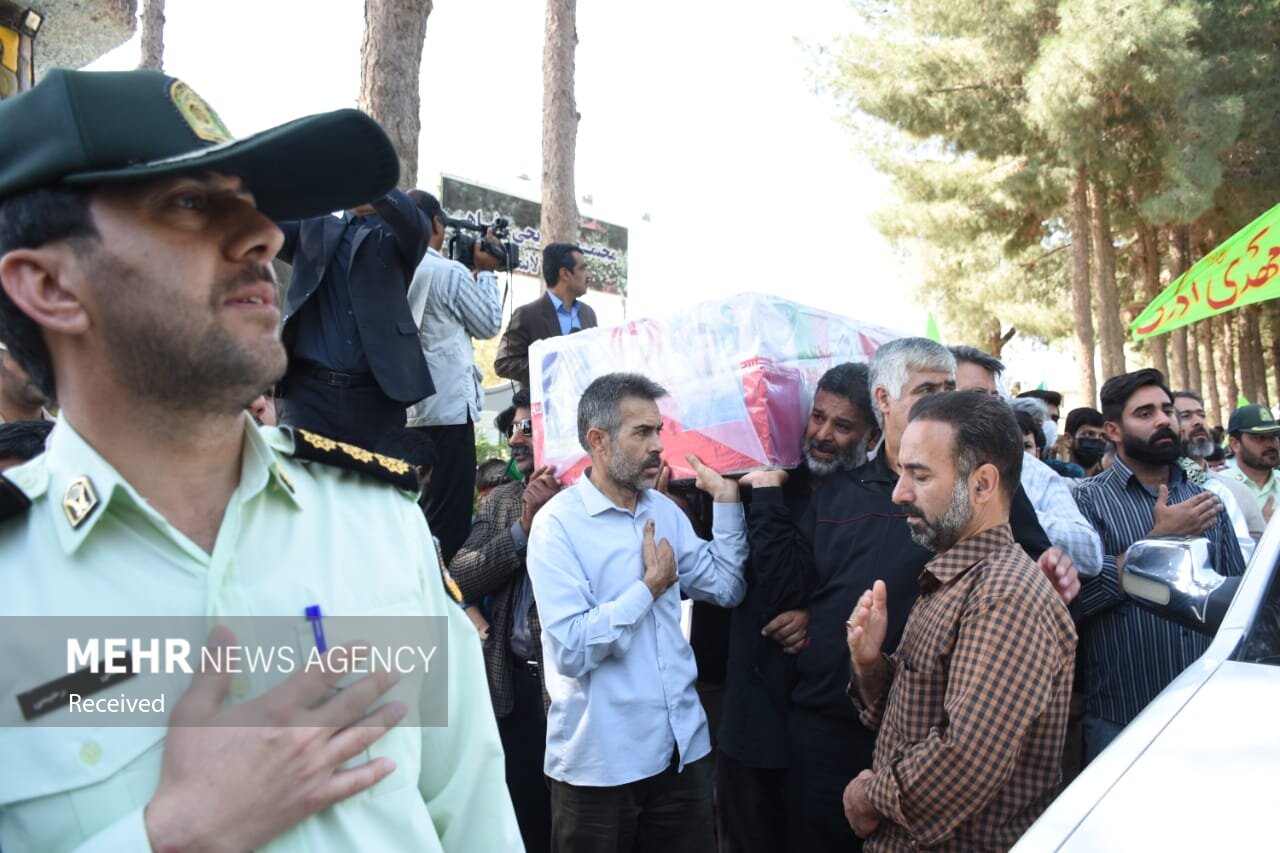 عکس/ تشییع پیکر مطهر چهار شهید حادثه تروریستی در زاهدان
