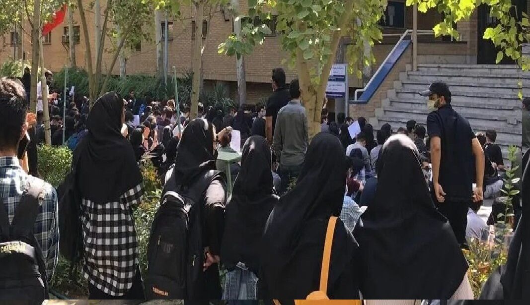 ایرنا: وساطت نهاد رهبری در دانشگاهها برای آزادی دانشجویان بازداشتی
