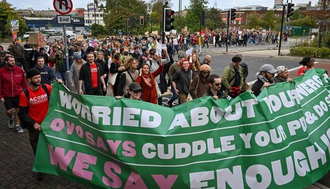 تجمعات سراسری در انگلیس؛ اعتراض به تورم و هزینه‌های زندگی