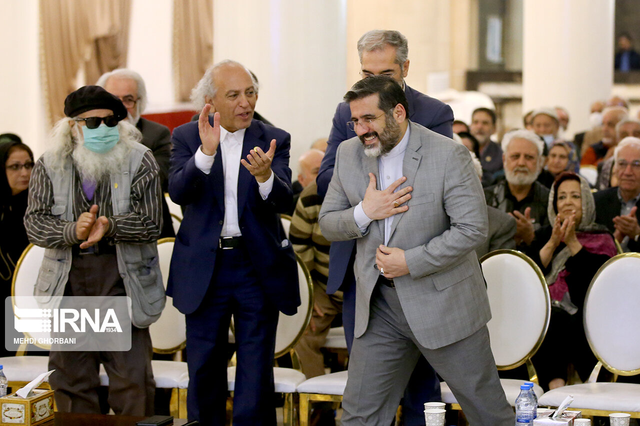 عکس/ همایش هنرمندان پیشکسوت در مشهد با حضور وزیر ارشاد 