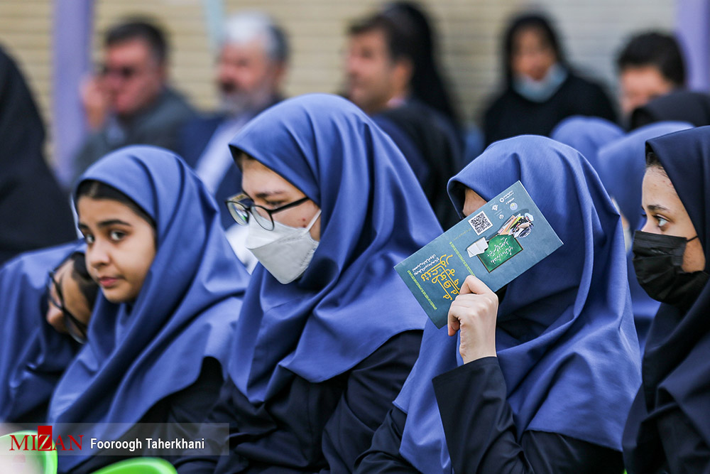 مراسم زنگ عاطفه‌ها در دبیرستان دخترانه بنت الهدی