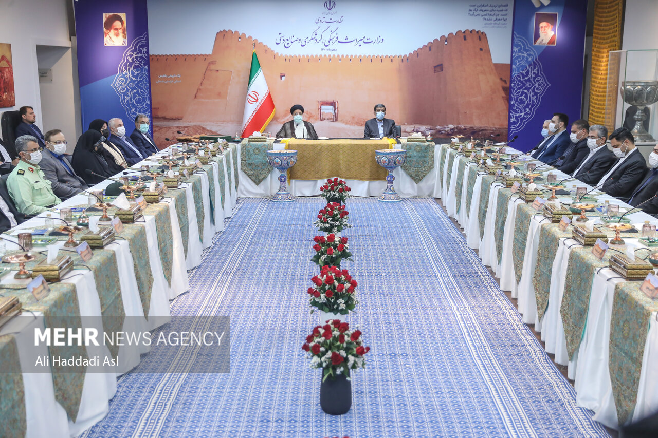 حاشیه های نشست رئیس جمهور با مدیران وزارت میراث فرهنگی 