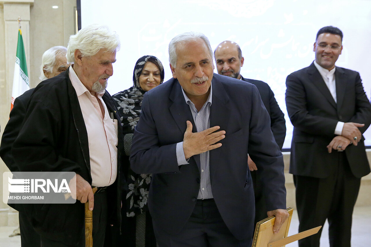 عکس/ همایش هنرمندان پیشکسوت در مشهد با حضور وزیر ارشاد 