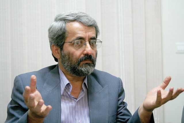 سلیمی نمین: دشمن به رسانه‌های فارسی زبان اکتفا نکرده است