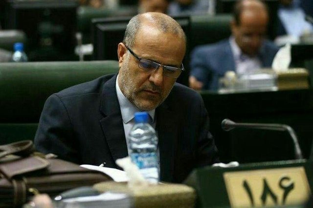 نماینده مجلس: حوادث «شریف» باید در خود دانشگاه حل شود