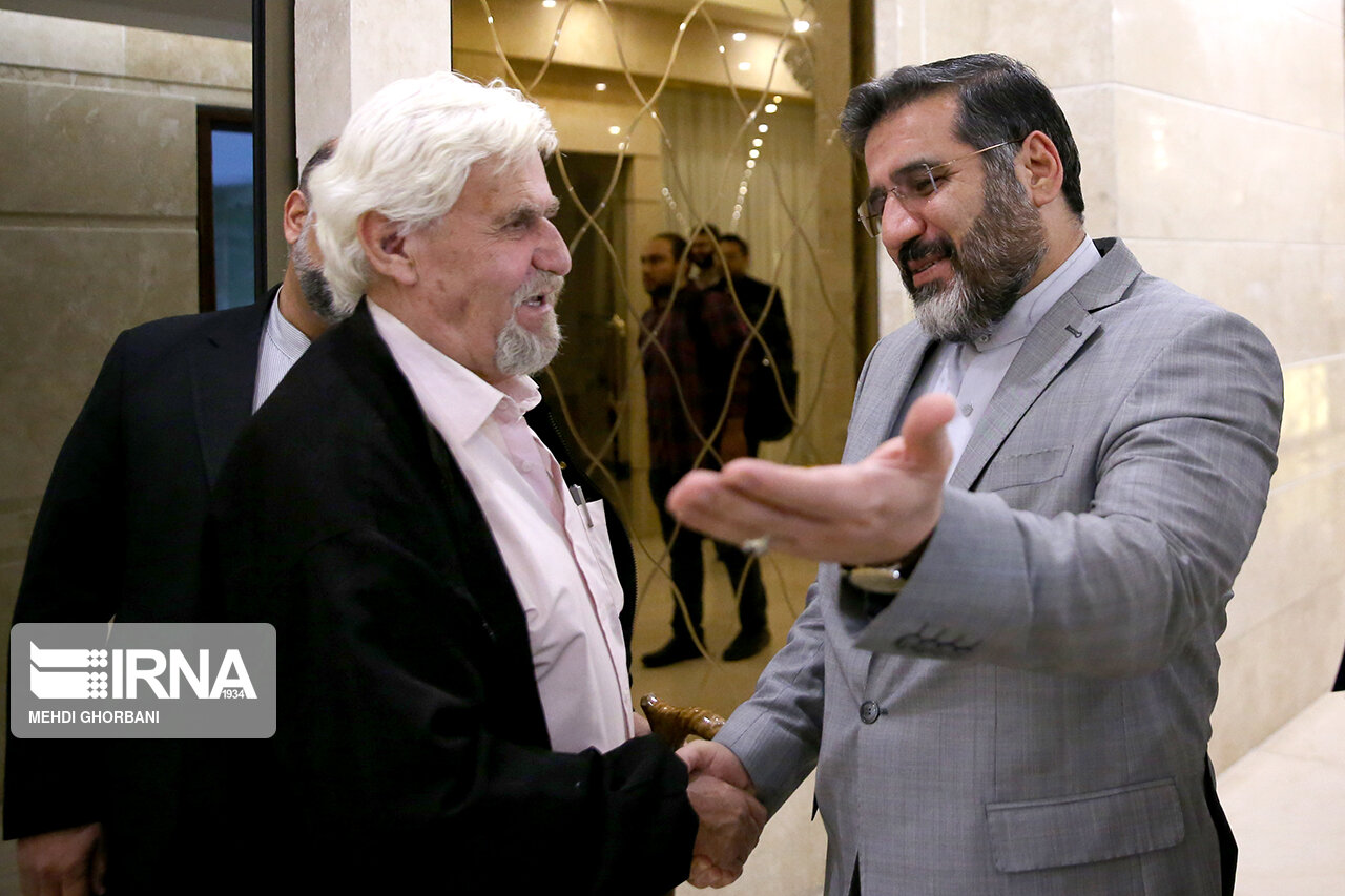عکس/ همایش هنرمندان پیشکسوت در مشهد با حضور وزیر ارشاد 