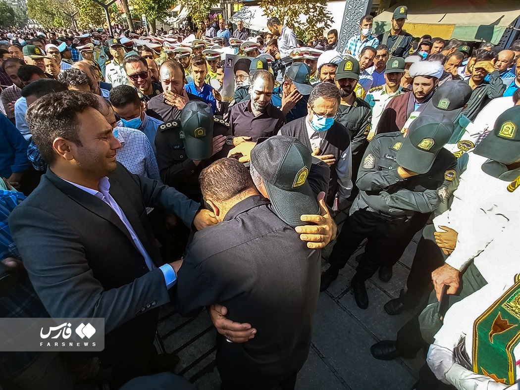 عکس/ تشییع پیکر مطهر "شهید عبداللهی" فرمانده یگان امداد مریوان در سنندج