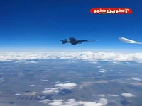 حرکت عجیب و ترسناک جت جنگنده روسی در کنار هواپیمای مسافربری