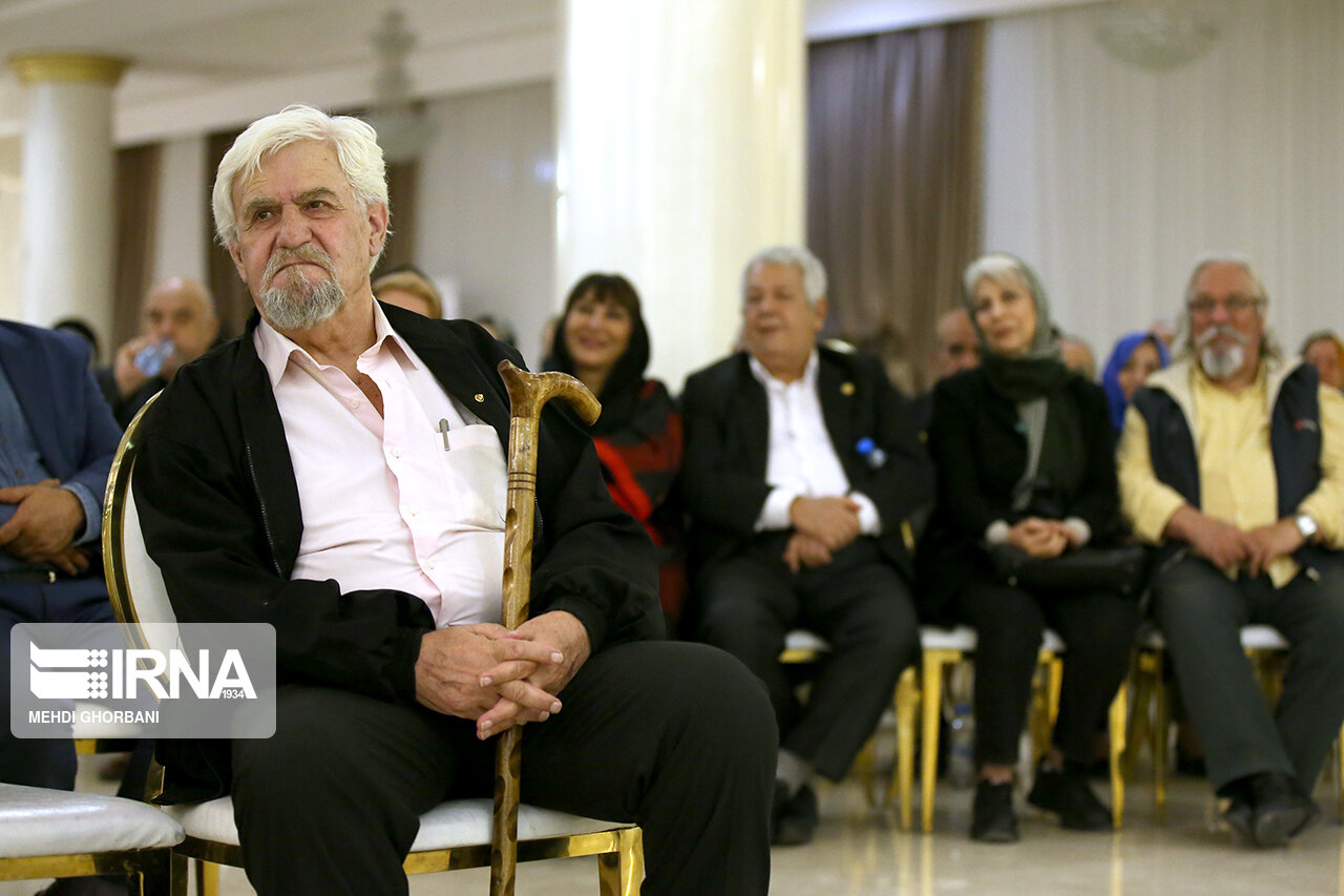 عکس/ همایش هنرمندان پیشکسوت در مشهد با حضور وزیر ارشاد 