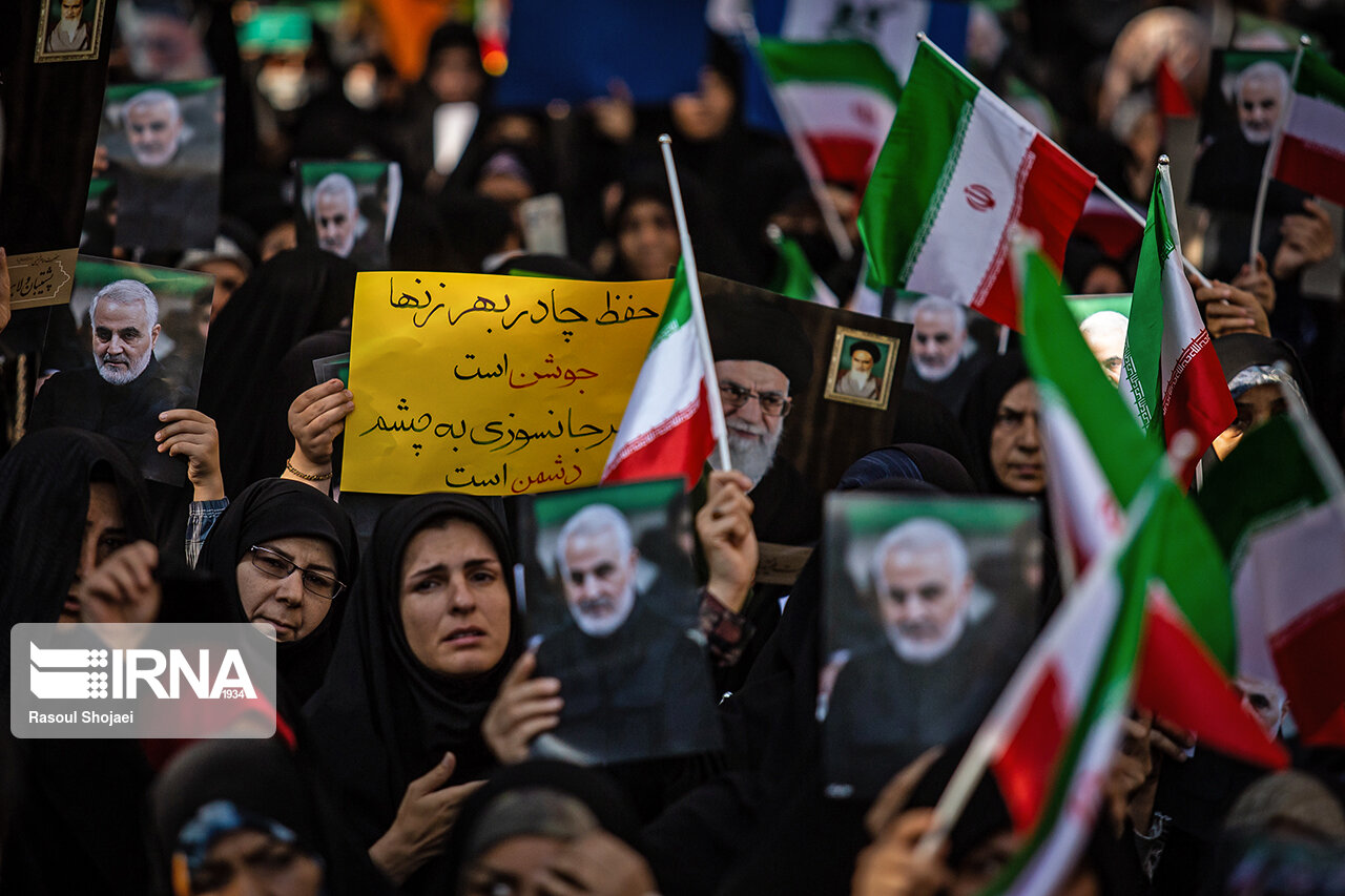 «زن, عفت, افتخار» اجتماع بانوان مهدوی در چهارباغ اصفهان