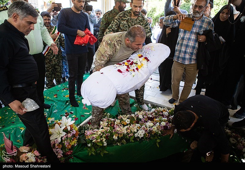 مراسم تشییع پیکر شهید گمنام در سازمان ثبت احوال