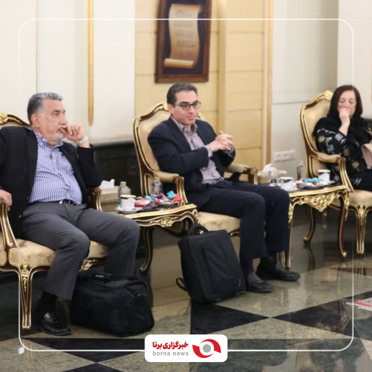 عکس/ تصاویر محمدباقر نمازی هنگام خروج از ایران
