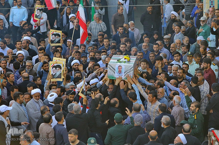 عکس/ تشییع باشکوه پیکر "شهید زاهدلویی" مدافع امنیت در قم