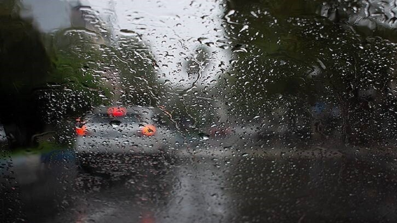 باران پاییزی در راه گیلان