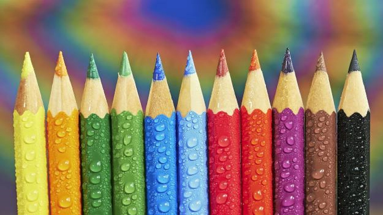 استفاده هنری از مداد رنگی های دور ریختنی