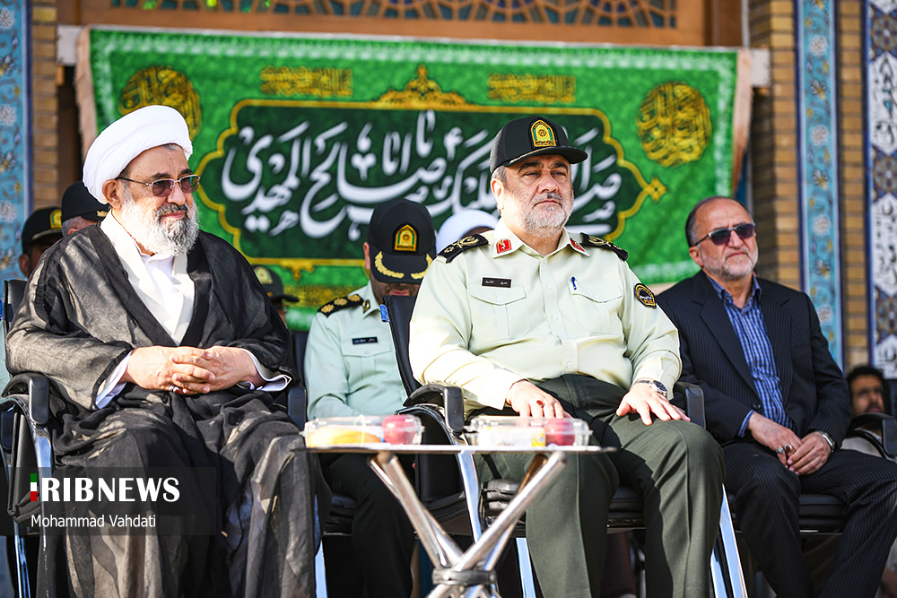 عکس/ برگزاری صبحگاه مشترک عهد سربازی در مسجد مقدس جمکران
