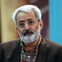 دشمن به رسانه‌های فارسی زبان اکتفا نکرده است