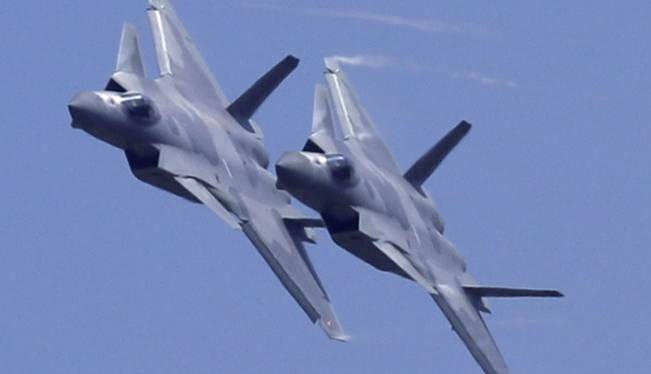 تقابل جت‌های «جی-20» چین با «اف-35» آمریکا برای نخستین بار