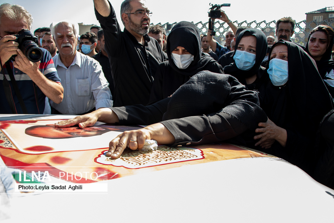 تصاویری تلخ در وداع با پیکر شهید مدافع امنیت در تهران