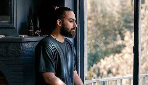 ترانه «خسته» با صدای امیر عظیمی