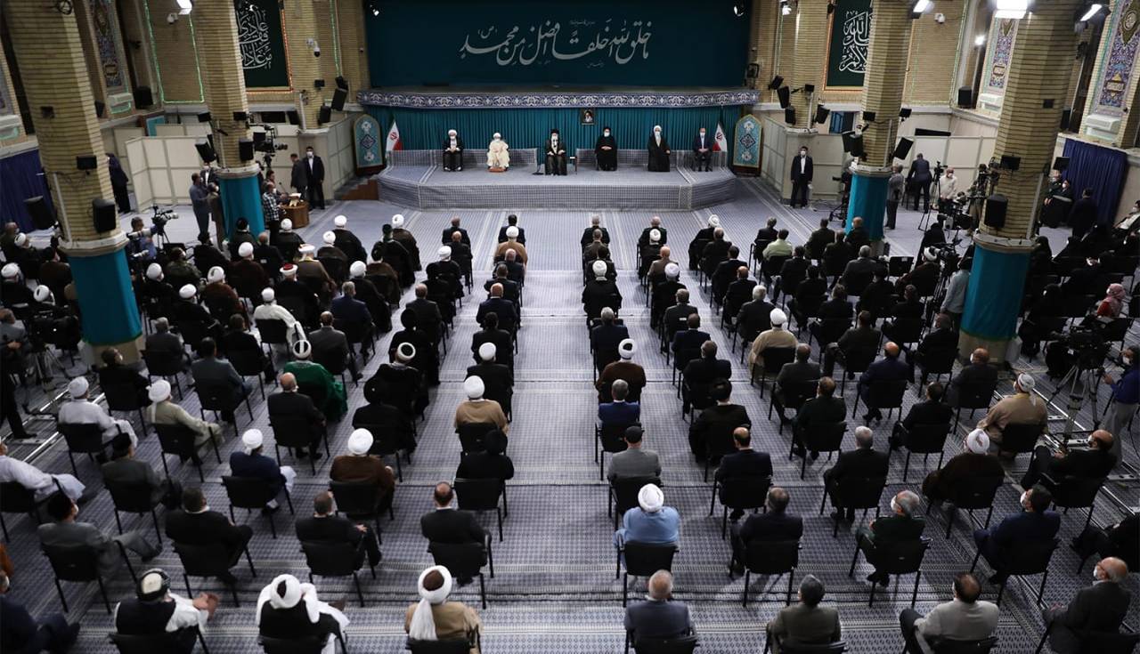 دیدار میهمانان کنفرانس وحدت اسلامی و جمعی از مسئولان نظام با رهبر انقلاب