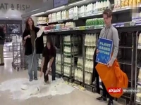 حرکت عجیب دو دختر جوان در یک فروشگاه