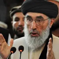 حکمتیار: آمریکا و طالبان در حال رایزنی برای توافق جدید هستند