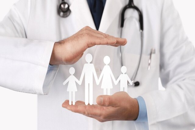 برنامه «پزشکی خانواده» برای ۵۵ میلیون ایرانی؛ نارضایتی پزشکان خانواده از حقوق دریافتی